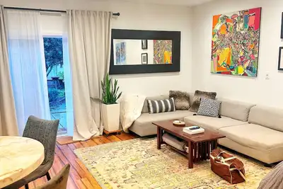 Image de Spacious and Central 2br Garden View Suite