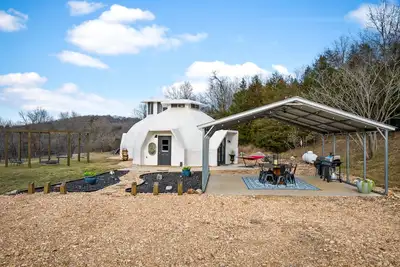 Image de Dome House on Bear Creek - Hot Tub - 20 acres of Bear Creek Frontage - Secluded