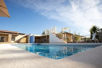 Image de Caravane 'Mobilhome Mit Garten Und Pool' avec piscine partagée, Wi-Fi et climatisation