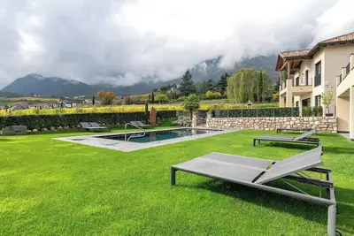 Image de Appartement 'Weingut Gasshof Antonia' avec vue sur la montagne, piscine partagée et Wi-Fi