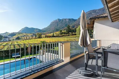 Image de Appartement 'Weingut Gasshof Valeria' avec vue sur la montagne, piscine partagée et Wi-Fi