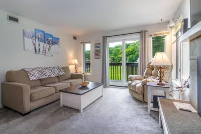 Ski Haven: 1-Bed Ski-in/out Condo, Okemo Base Area
