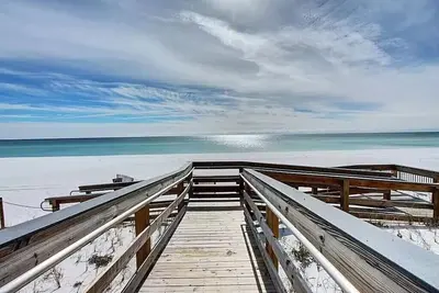 Image de Pet Friendly! Private Beach Access! Chateau La Mer 8c Destin!