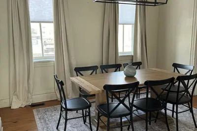 Image de Mansion on market street! Downtown Hermann Mo