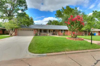 Image de Poppy's Place - Campus Home w/ Pool