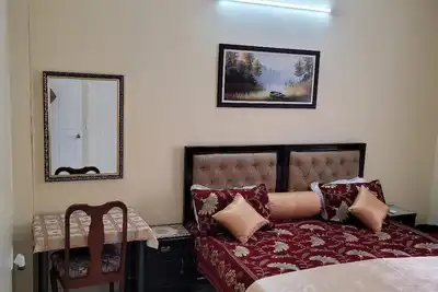 Image de Specious Apartment 9 3bhk, 2 Halls, Terrace Pvt. Garden,