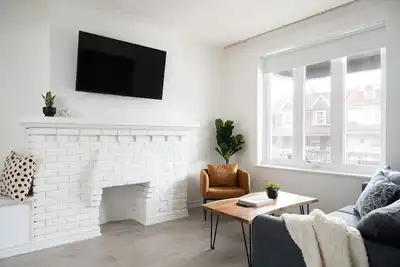 Image de Monthly Rental 1 Bed 1 Bath Midtown Toronto