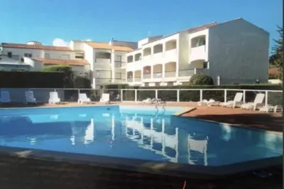 Image de T2 superbe bien placé proche mer et au pied de la piste cyclable. Commerce 10 min