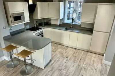 Entire Town House In Liverpool Marina