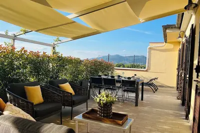 Image de Penthouse 25 Florence - Your home in Florence with unique sunsets