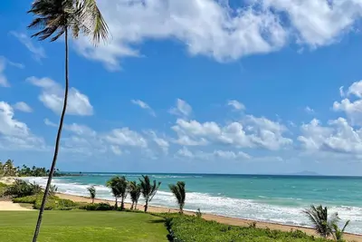 Image de Breathtaking Oceanfront Villa Close to Beach(183)