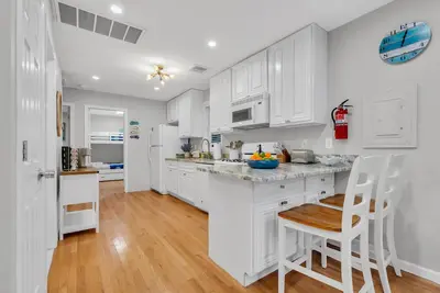 Image de Walk to Beach! 4 Beach Badges Included. Bbq + Fire Pit. Towels + Linens Included