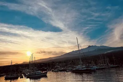 Image de Spacious stay 5 mins from the sea, between Etna & Taormina, free Wi-Fi & parking