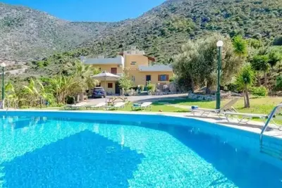 Villa Kardi, country house with huge private pool and amazing view to the sea