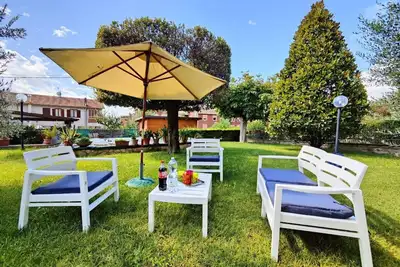 Villetta del Capriolo avec jardin, près du centre!