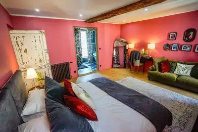 Image de Flavigny-home of Chocolat the movie, 4 lovely rooms above, French Artisan Bakery