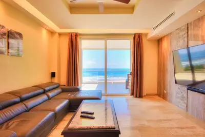 Image de Breakwater Point