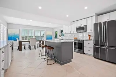 Image de Escape to 5 Palms of Jupiter just minutes from the beach! !