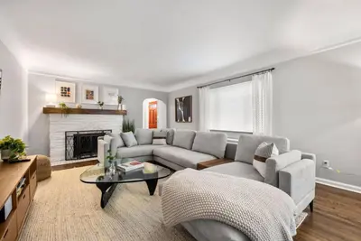 Image de Modern 4br Escape Near Downtown Clawson – Sleeps 8