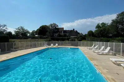 Image de Maison de Famille avec piscine jusqu'à 12 personnes à la campagne.