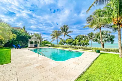 Image de Orange Hill Beach House, private Pool & Jacuzzi