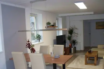 Image de Idyllische Ferienwohnung in Bestlage in Berlin Frohnau mit Terasse und Garten