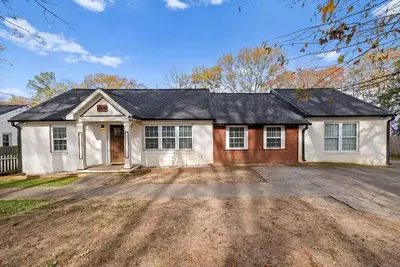 Image de Tranquil Haven Retreat on Lynn Iris Dr