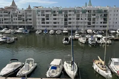 Image de Bel appartement avec vue sur le canal et la piscine Av-69
