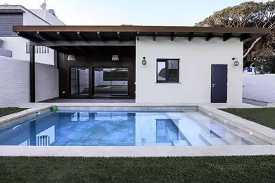 Villa Moderna Diseño de Madera en la Playa