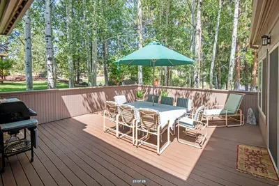 Image de Beautifully Appointed Townhome at Broken Top Club, Bend. Premier host.