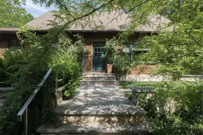 Image de Daniel Boone meets Mid Century Modern Retreat\n