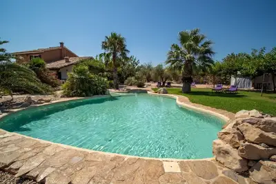 Image de beautiful spacious Countryhouse up to 14 Guests, 7 bedrooms, private pool
