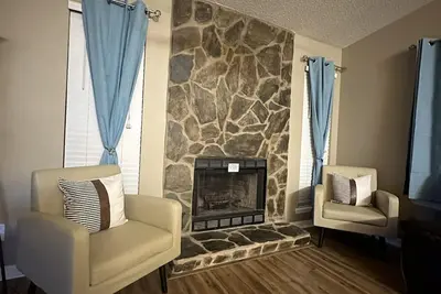 Image de New Cozy townhouse-kings & patio