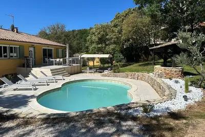 Image de Villa climatisée avec grande piscine privée, terrain de pétanque