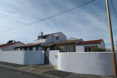 Image de gite dans une villa, quartier calme à 700 m de la plage Boisvinet