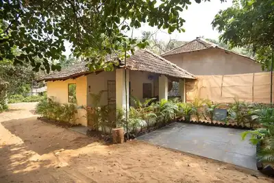 Luxury Studio steps from Turtle Beach