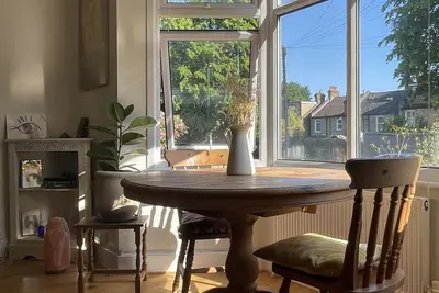 Image de Precioso Apartamento con Jardín en Barrio Tranquilo y Lleno de Vida en Londres