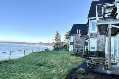 Ocean front view in a gated community: Newly updated/added bedroom