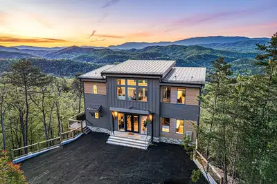 Image de Unbelievable Views indoor pool cabin
