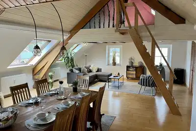 Image de Appartement de vacances élégant sur 2 étages avec vue sur le château
