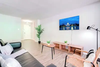 Image de Stylish Crystal City Apt | Enjoy Gym Amenities