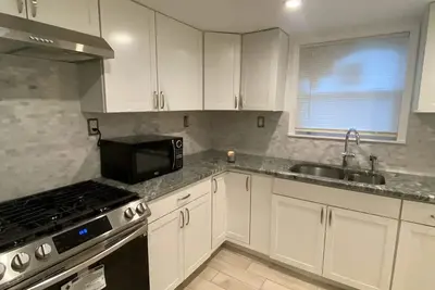 Image de Cheerful 3 bedroom home free parking on premise