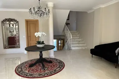 Image de Stunning, views, walk to beach!