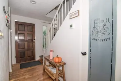 Image de Discover Medford charm near Hospital, park, shopping, recreation 2 bdrm & bath