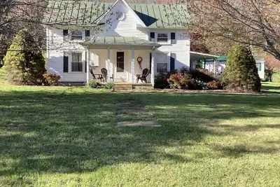 Image de Charming Farmhouse across from Devils Backbone Brewery.