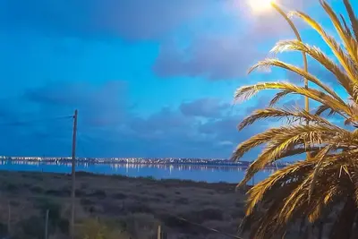 Image de Hogar del Corazon - 1st line on the lake - Pets welcome!