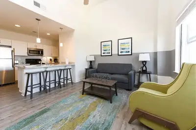 Image de Two Block walk to All Star Weekend