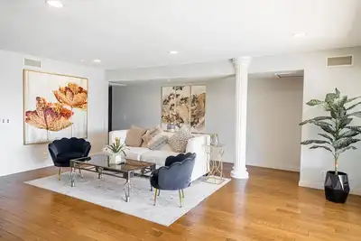 Image de Where Dtla meets Disney: A Spacious Cozy Hillside Panoramic View Villa with Pool