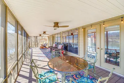 Image de Spacious Cabin w/ Private Dock on White River!