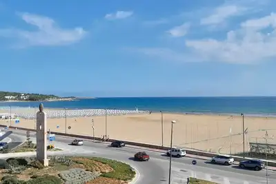 Image de Charmant deux pièces avec vue mer, à 20 m de la plage.